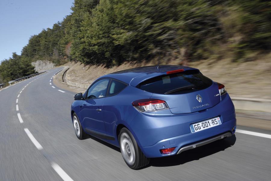 Renault Megane Coupe GT 2011 года  (фото 9 из 13)